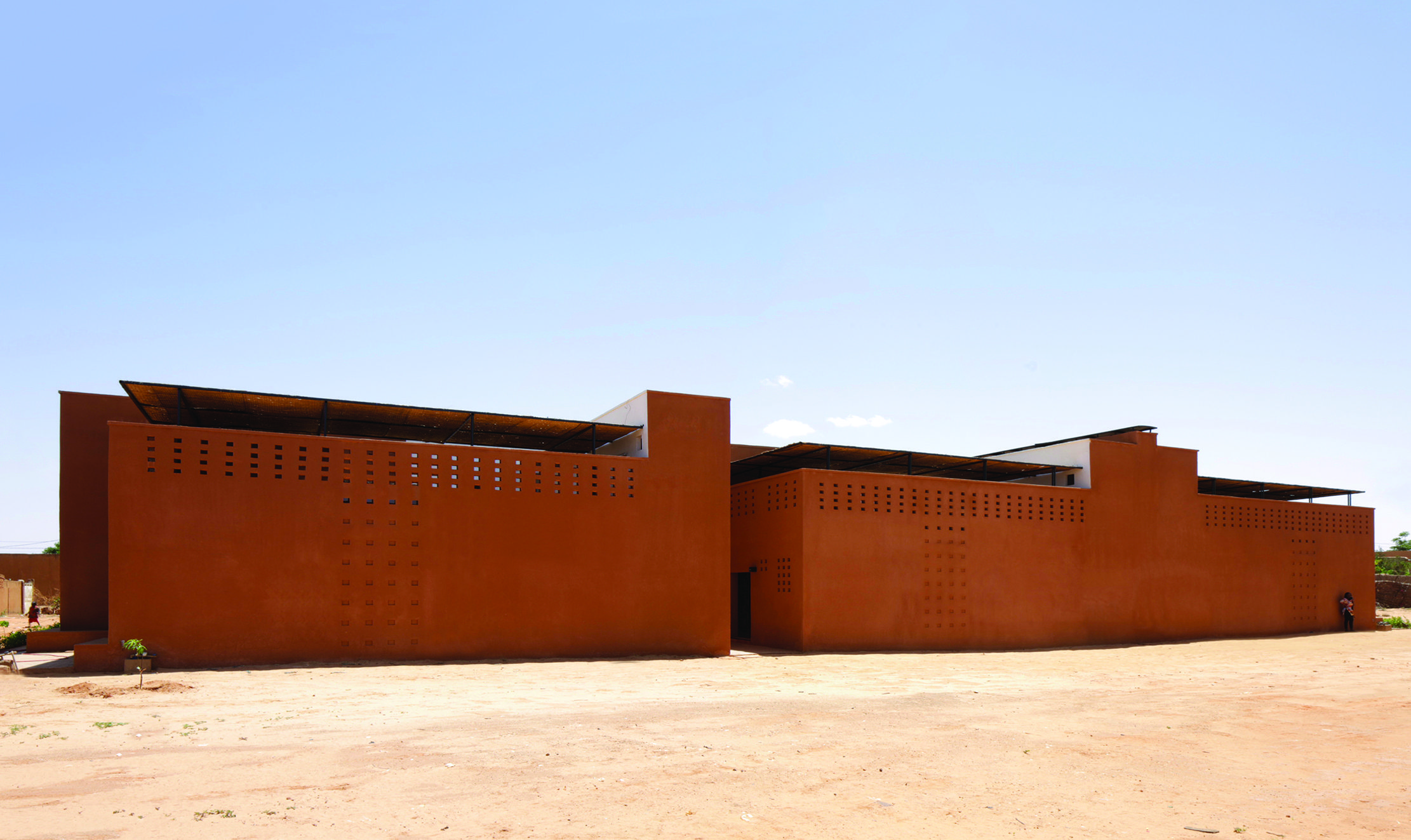 Exterior facade of Niamey 2000