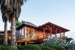 Exterior facade of Barrocas Homestead